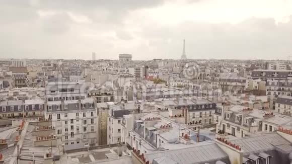 飞过巴黎的屋顶视频的预览图