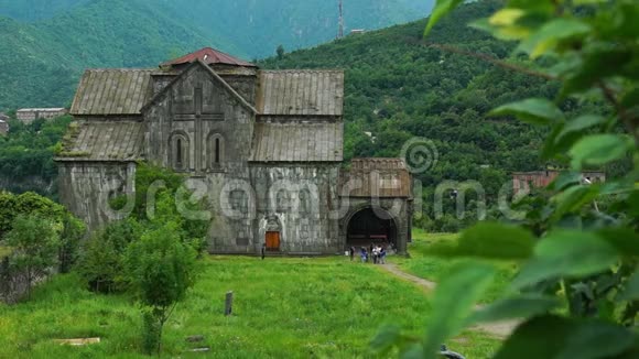 亚美尼亚阿赫塔拉修道院宏伟的古教堂视频的预览图