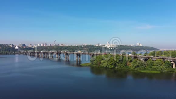帕顿桥附近的基辅城市景观视频的预览图