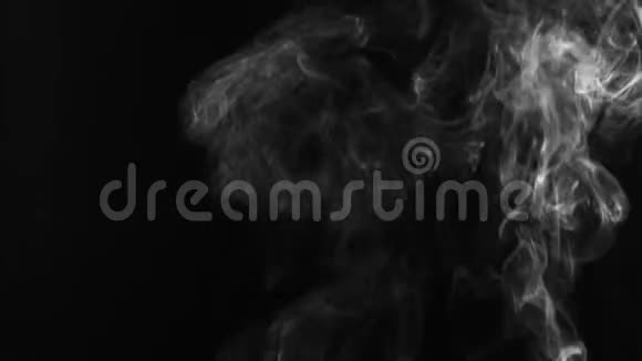 黑色背景上的白色烟雾视频的预览图