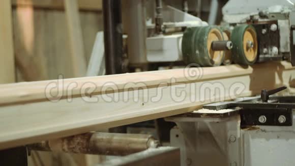 木制品生产用砌块精炼机滚轮视频的预览图