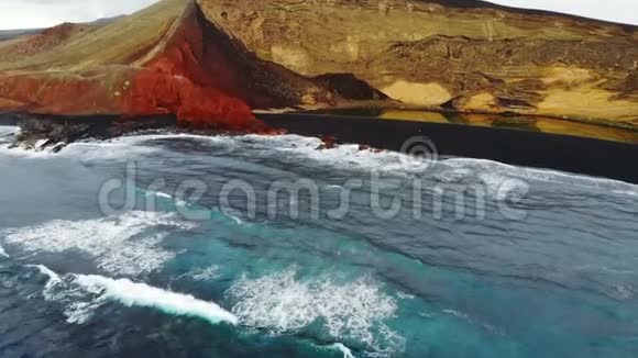 西班牙加那利群岛兰萨罗特黑滩ElGolfo视频的预览图