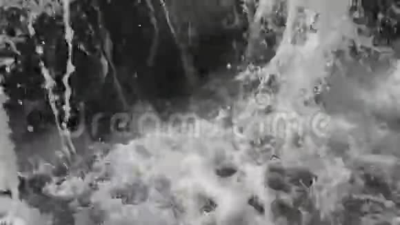 水滴喷泉背景视频的预览图