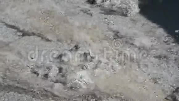 水滴喷泉背景视频的预览图
