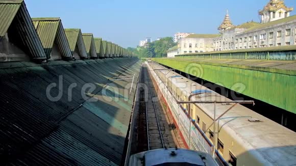 缅甸仰光中央火车站视频的预览图