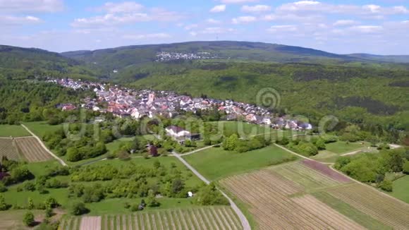 德国劳森塔尔的航空景观视频的预览图