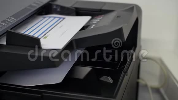 使用打印机扫描文件视频的预览图