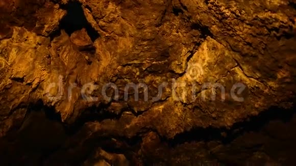 熔岩洞盘4K视频的预览图
