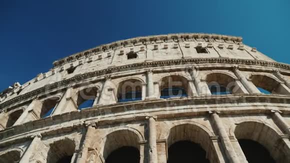 意大利罗马的古体育馆低角度视频稳定镜头视频的预览图