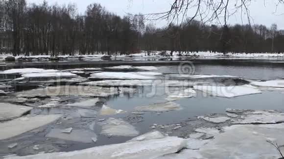 冰冻河流全景视频的预览图