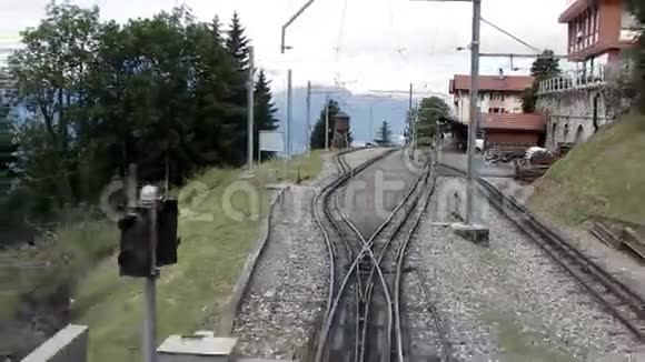 山地火车铁路视频的预览图