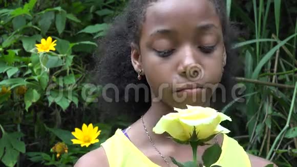 悲伤的非洲少女视频的预览图