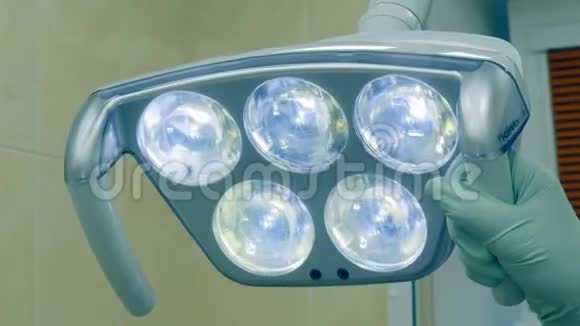 牙科诊所灯泡专业医疗设备视频的预览图