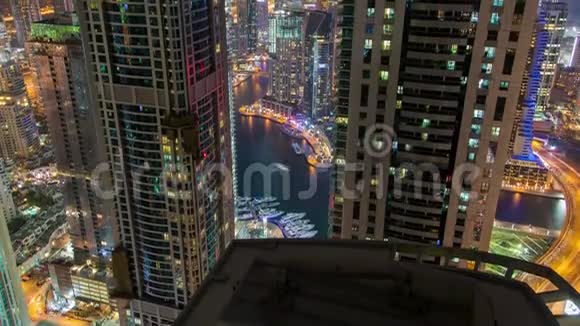 迪拜码头夜晚天际线时间流逝视频的预览图