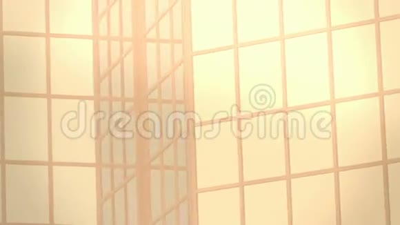 温暖的阳光玻璃窗户大楼视频的预览图