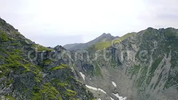 法加拉斯山脉在夏季视频的预览图