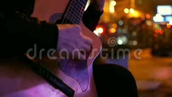 杰兹吉他手夜街视频的预览图