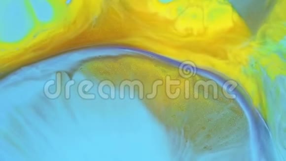 五颜六色的流体艺术纹理抽象油漆混合效果现代丙烯酸艺术品与流体波摘要背景视频的预览图