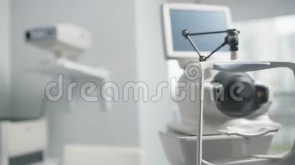 眼科医生实验室视力治疗专用设备视频的预览图