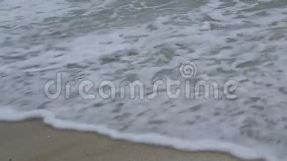 大浪拍岸视频视频的预览图