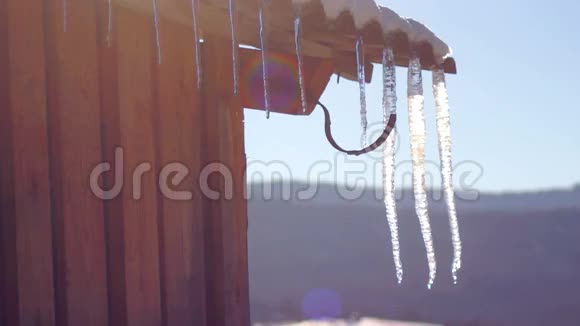泉冰柱顶山视频的预览图