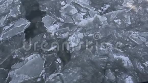 冰封的海洋和浮冰视频的预览图