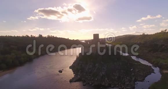 岛城堡揭示河空中射击视频的预览图