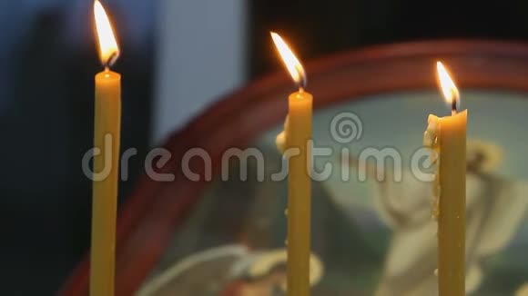 偶像中基督的蜡烛脸视频的预览图