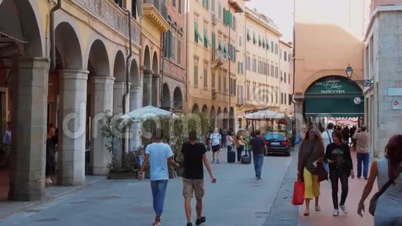 美丽的比萨历史城市中心意大利托斯卡纳比萨2017年9月13日视频的预览图