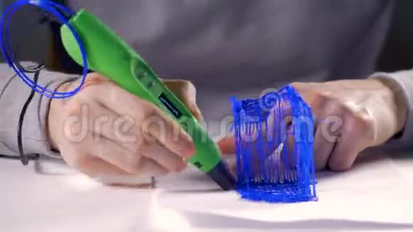 人制作笔筒杯使用3D笔3D打印时间推移视频的预览图