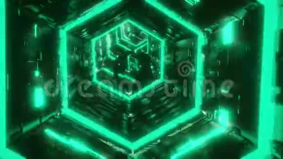 在绿色霓虹灯照亮的明亮未来六边形走廊中镜子宝石的无限无缝飞行艺术视频的预览图