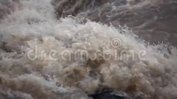 雨季的小溪视频的预览图