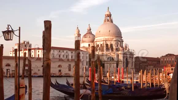 圣玛丽亚大教堂在九月的一个阳光明媚的早晨敬礼意大利威尼斯视频的预览图