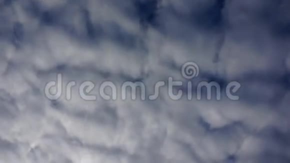 移动的云视频的预览图
