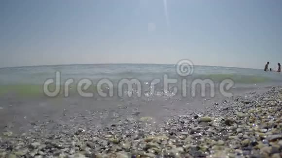 夏季的黑海寒潮视频视频的预览图