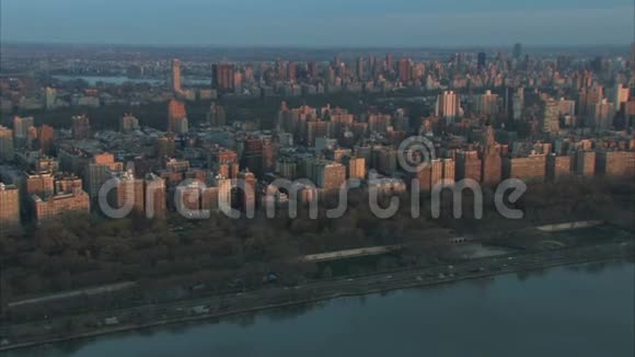 曼哈顿晨光航空视频的预览图