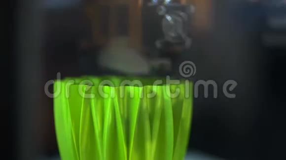 3D打印塑料元件视频的预览图