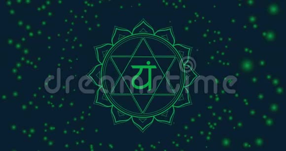 动画查克拉安纳哈塔第四个符号是绿色12片花瓣中的莲花异热症瑜伽偶像Om标志视频的预览图