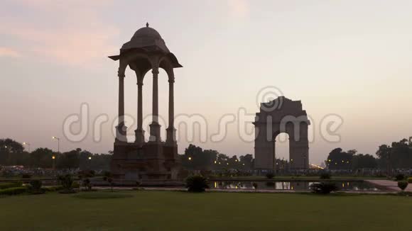 印度新德里印度大门42米高印度大门在东部视频的预览图