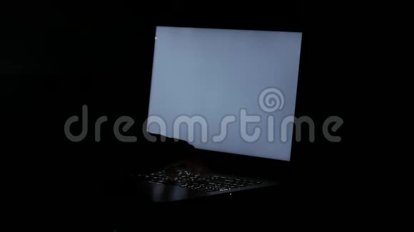 打字键盘笔记本电脑视频的预览图