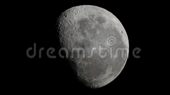 外层空间的现实月亮孤立于黑色背景三维渲染视频的预览图
