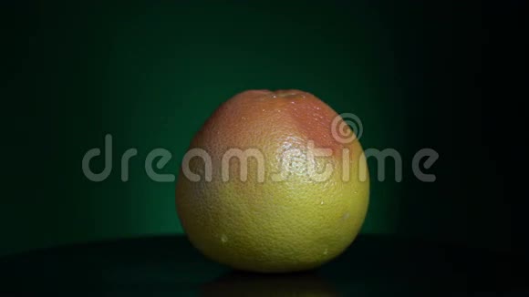 葡萄柚可旋转视频的预览图