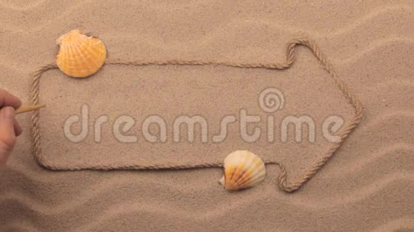 黑山铭文用手写在沙子上用绳子做成的指针视频的预览图