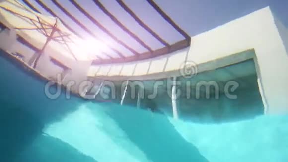带有私人游泳池的豪华别墅视频的预览图