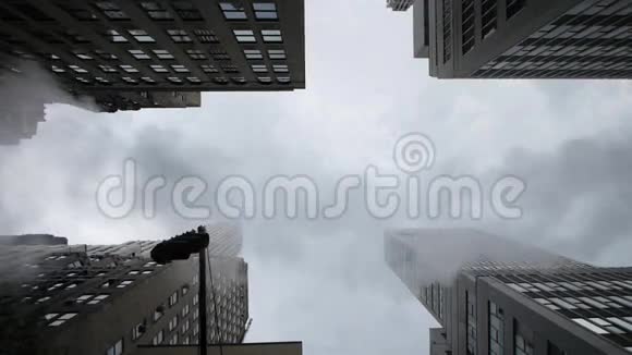 纽约天际线烟雾街景视频的预览图