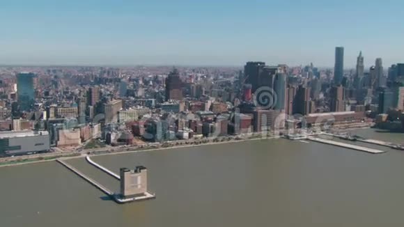 纽约市空中接近自由塔视频的预览图