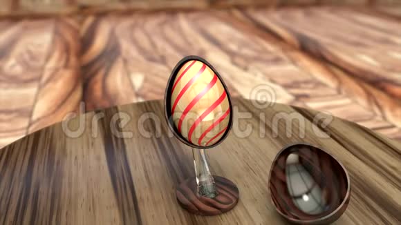 3D视频与复活节彩蛋在一个木桌上的立场木架和玻璃架上的米色红条纹复活节彩蛋视频的预览图