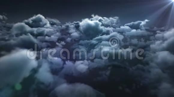 游子星随云在蓝天上移动的动画视频的预览图