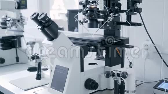 实验室显微镜科学研究背景视频的预览图