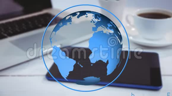 用电脑和咖啡在背景下旋转地球仪的动画视频的预览图